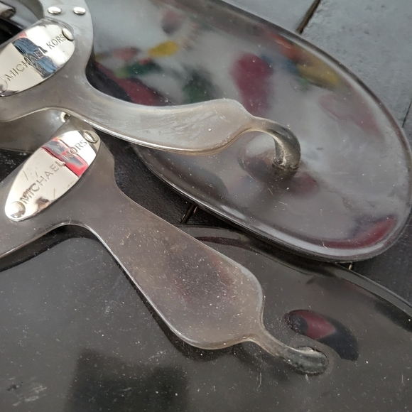 Michael Kors Women's 8 Grey Black Jelly Sandals T-Strap Thongs Spring Summer - Picture 6 of 6